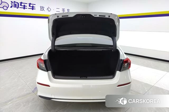 Honda Civic id 3840624 из Китая 8