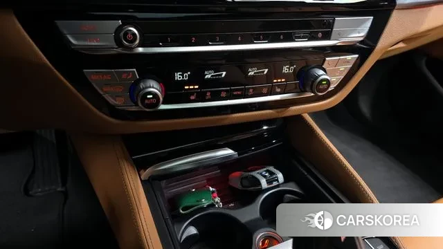 BMW 5 Series (G30) id 3043698 из Кореи 8