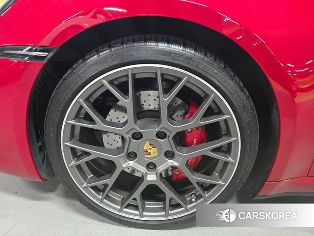 Porsche 911(992) id 4453375 из Кореи 8
