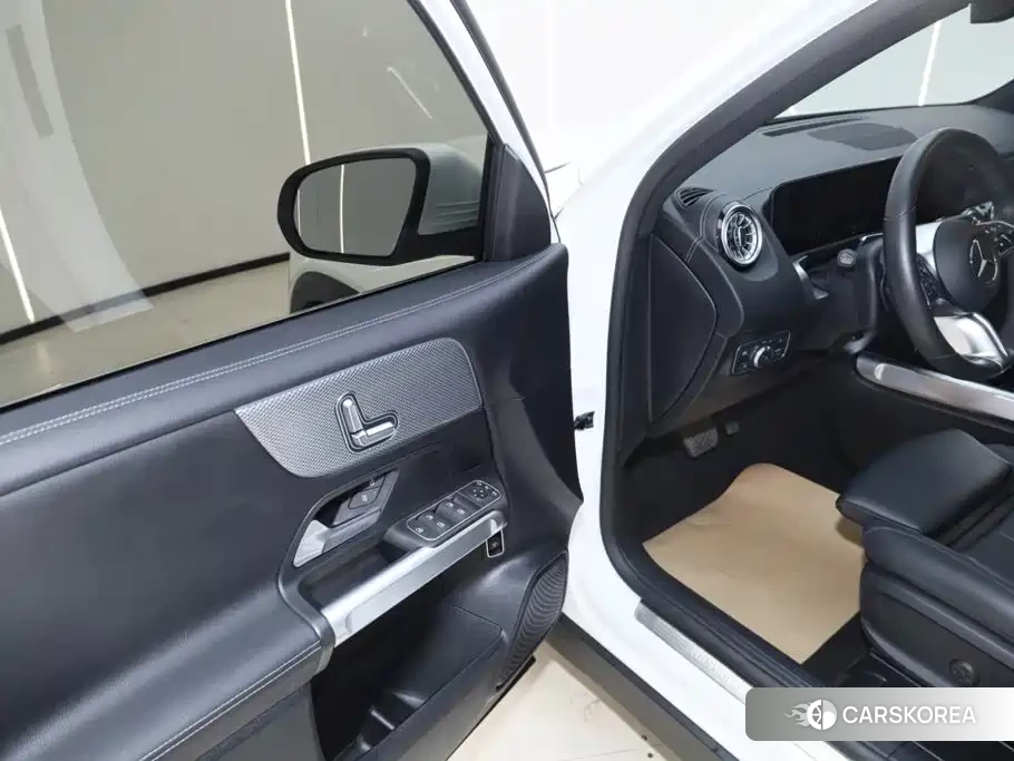Mercedes-Benz GLB id 4680463 из Китая 8