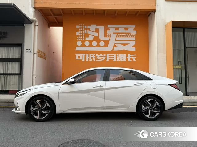 Hyundai Elantra id 4298083 из Китая 8