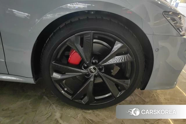 Audi A7L id 4291081 из Китая 8