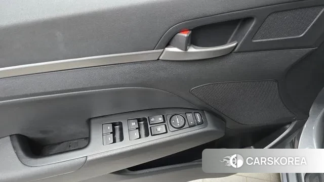 Hyundai Avante AD id 3034399 из Кореи 8