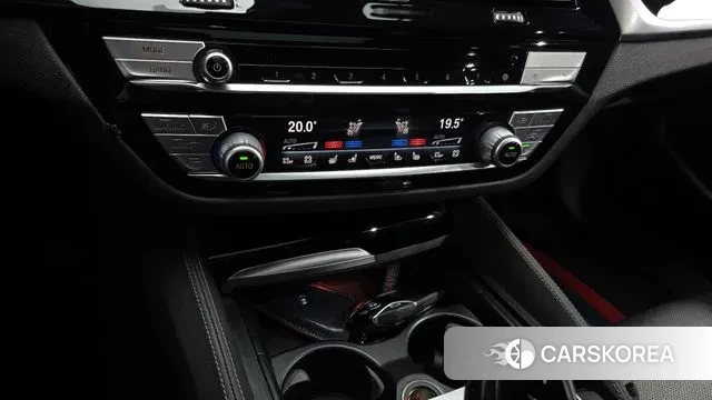 BMW 5 Series (G30) id 3741980 из Кореи 8