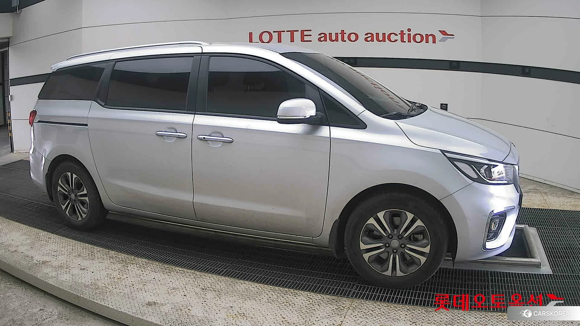 Kia Carnival id 4289610 из Кореи 8