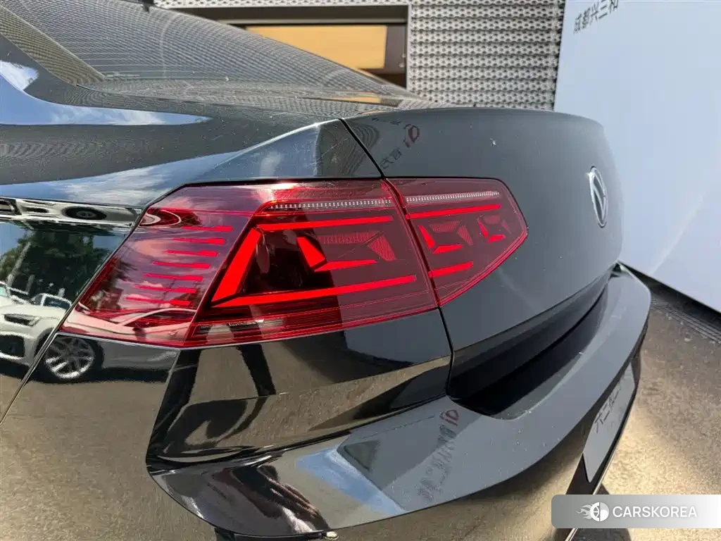 Volkswagen Magotan id 4578308 из Китая 8