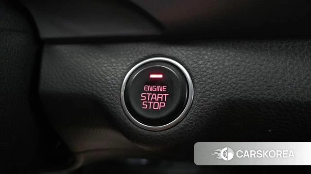 Kia Stonic id 4491165 из Кореи 8