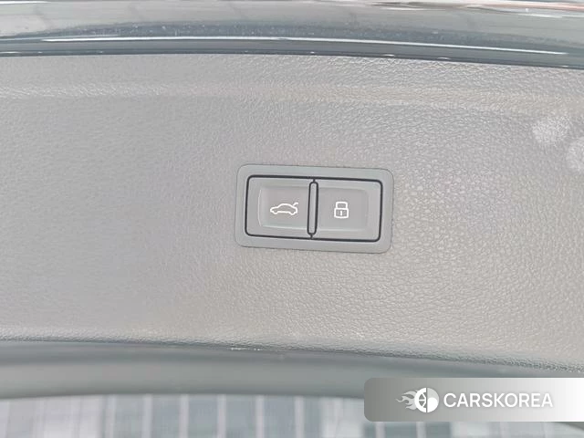 Audi Q5L id 3983385 из Китая 8