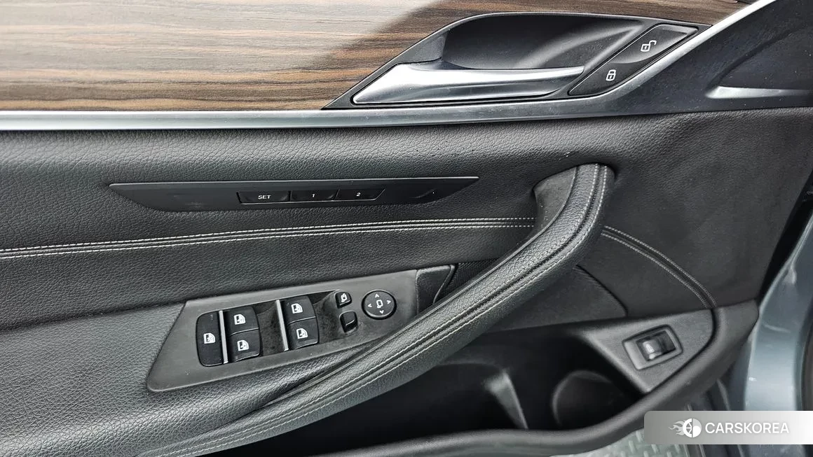 BMW 5 Series (G30) id 2148012 из Кореи 8