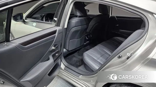 Lexus ES300h 7th generation id 3012456 из Кореи 8