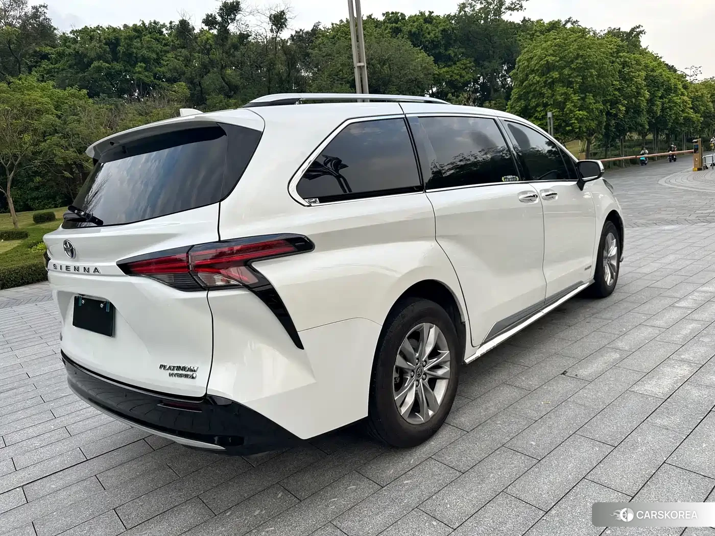 Toyota Sienna id 4514324 из Китая 8