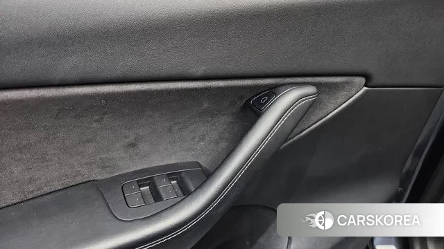 Tesla Model Y id 3453631 из Кореи 8