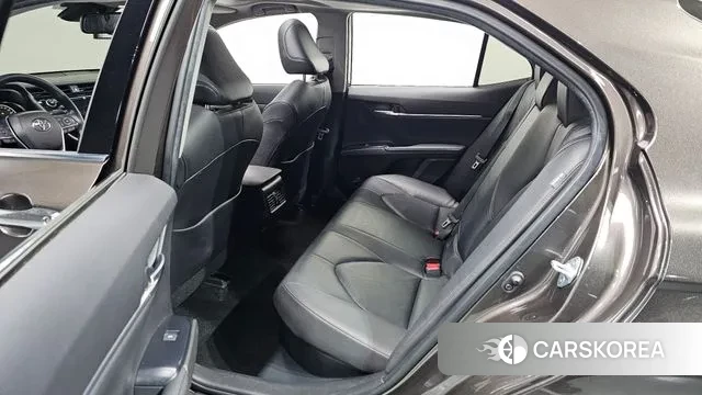 Toyota Camry (XV70) id 3702852 из Кореи 8