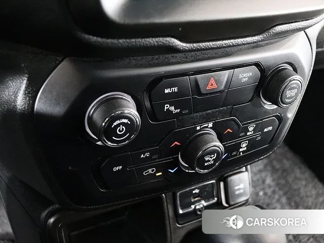 Jeep Renegade id 3636235 из Кореи 8