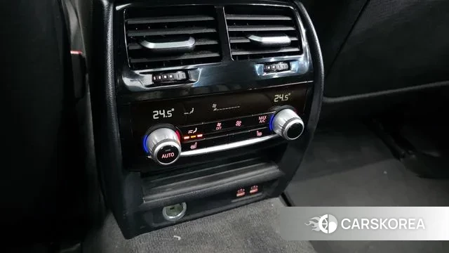 BMW 5 Series (G30) id 3754068 из Кореи 8