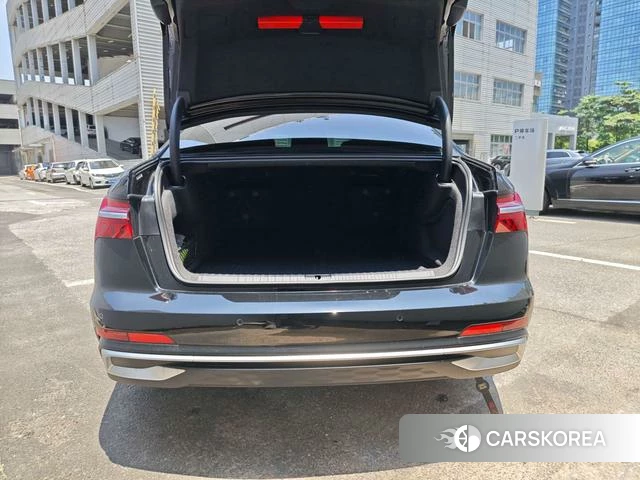 Audi A6L id 4261544 из Китая 8