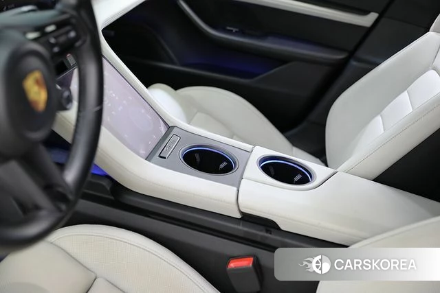 Porsche Taycan id 4624975 из Кореи 8