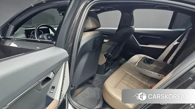 BMW 5 Series (G60) id 3544849 из Кореи 8