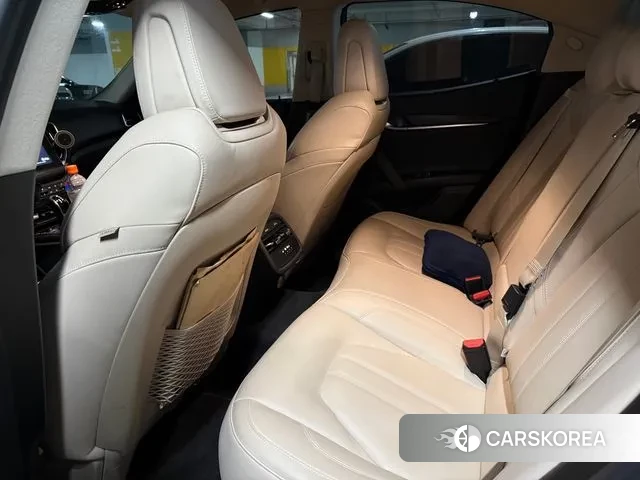 Maserati Ghibli id 3474789 из Кореи 8
