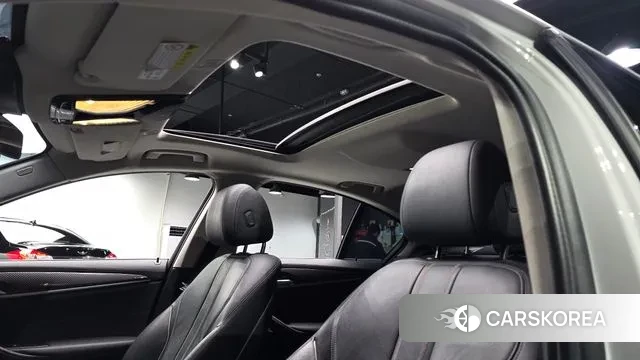 BMW 5 Series (G30) id 3568442 из Кореи 8