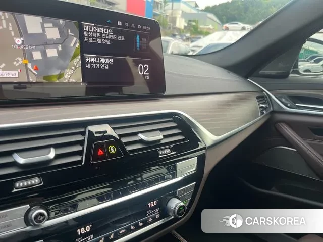 BMW 5 Series (G30) id 2885671 из Кореи 8