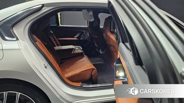 BMW i7 (G70) id 3016167 из Кореи 8