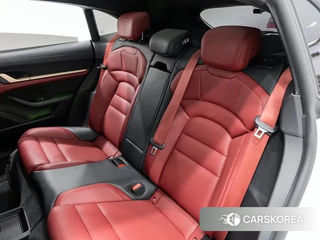 Porsche Taycan id 3739679 из Кореи 8