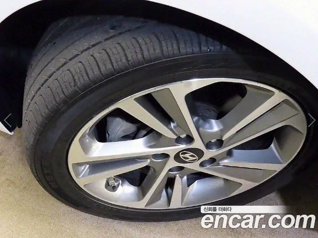 Hyundai Avante AD id 2827834 из Кореи 8