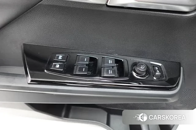 Ssangyong The New Torres id 3610172 из Кореи 8