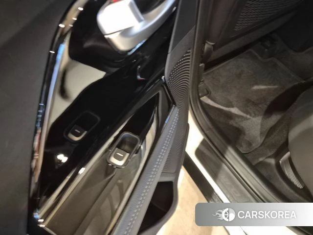 Kia Niro id 3814176 из Кореи 8