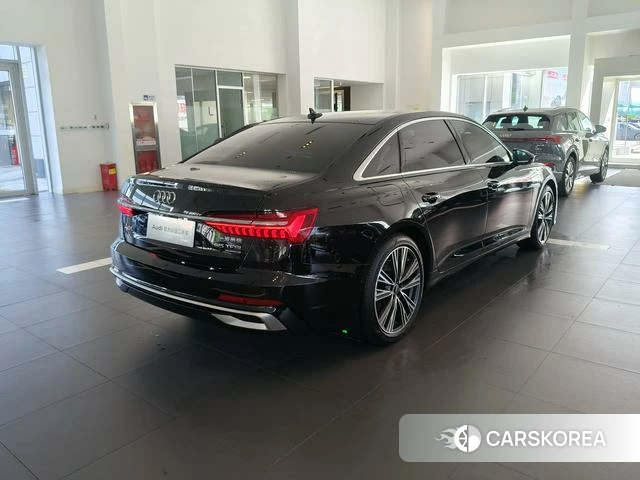 Audi A6L id 4367422 из Китая 8