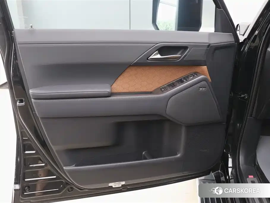 Lexus GX id 4629507 из Китая 8