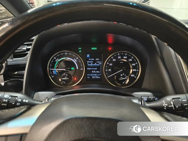 Lexus LM id 4291296 из Китая 8