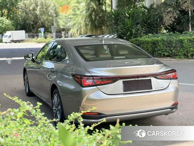 Lexus ES id 4314145 из Китая 8