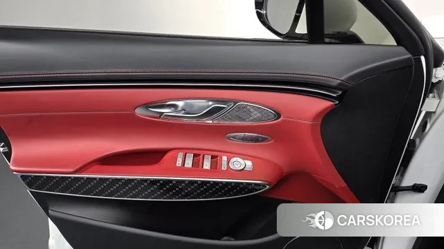 Genesis GV70 id 3483624 из Кореи 8