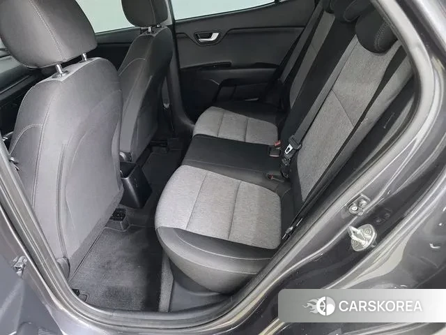 Kia Stonic id 3166507 из Кореи 8