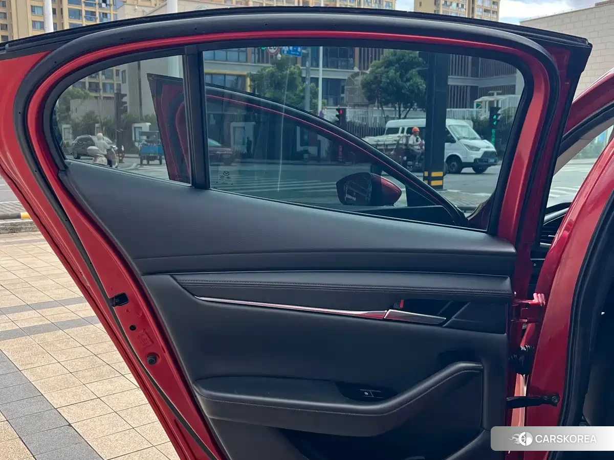 Mazda 3 id 4629558 из Китая 8