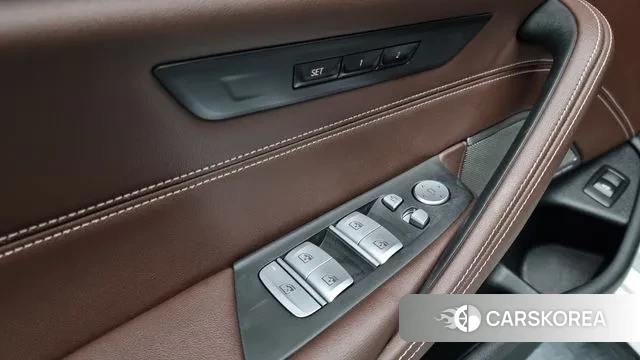 BMW 5 Series (G30) id 3401924 из Кореи 8