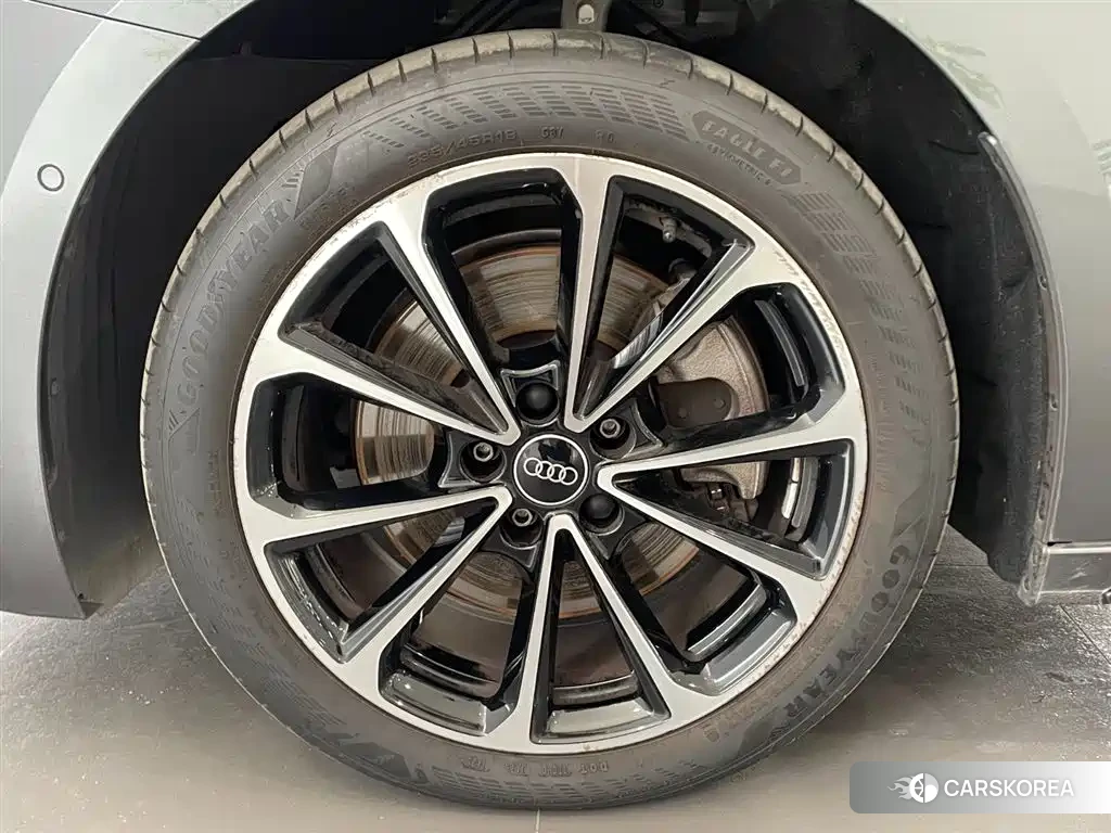 Audi A5L id 4539403 из Китая 8