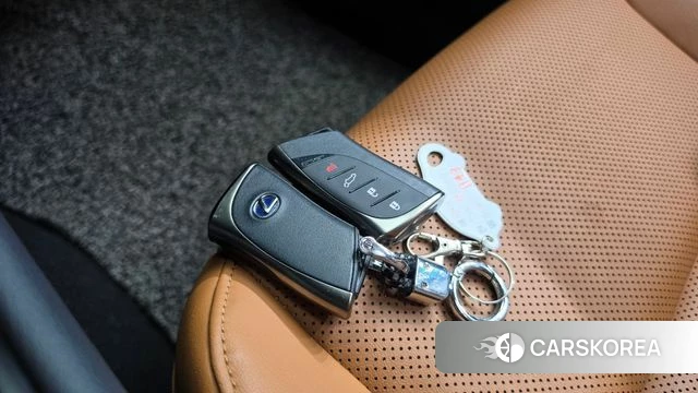 Lexus UX250h id 4732694 из Кореи 8