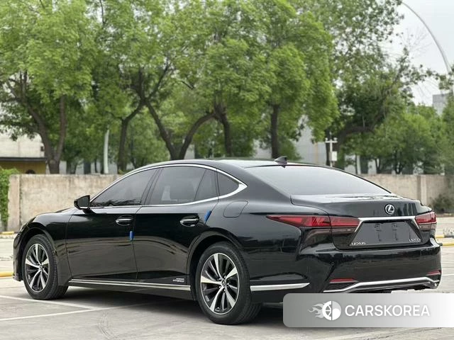 Lexus LS id 4300448 из Китая 8