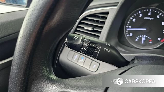 Hyundai Avante AD id 3925193 из Кореи 8