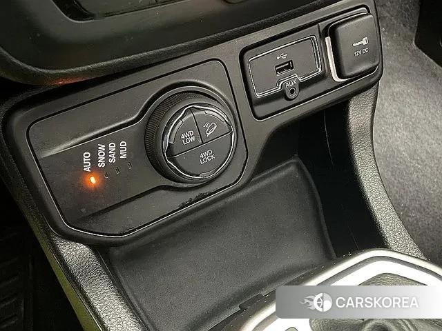 Jeep Renegade id 3226347 из Кореи 8