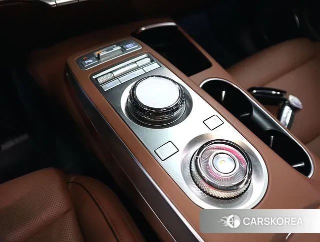 Genesis GV70 id 3401567 из Кореи 8