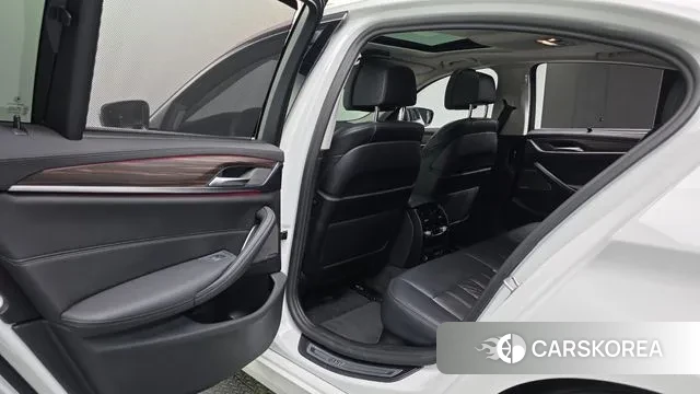 BMW 5 Series (G30) id 3058556 из Кореи 8