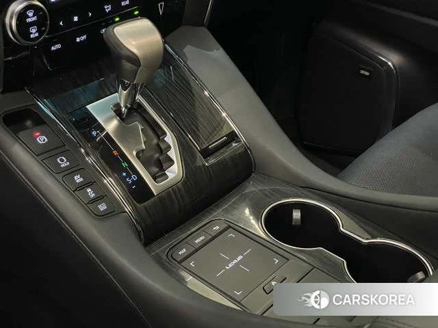 Lexus LM id 4279406 из Китая 8