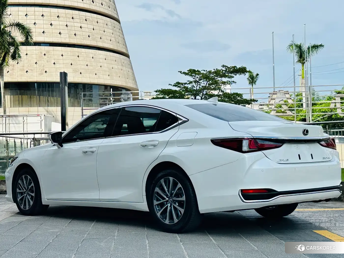 Lexus ES id 4654559 из Китая 8