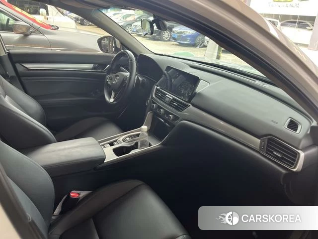 Honda Accord id 4279351 из Китая 8