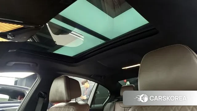 BMW 5 Series (G30) id 3493966 из Кореи 8