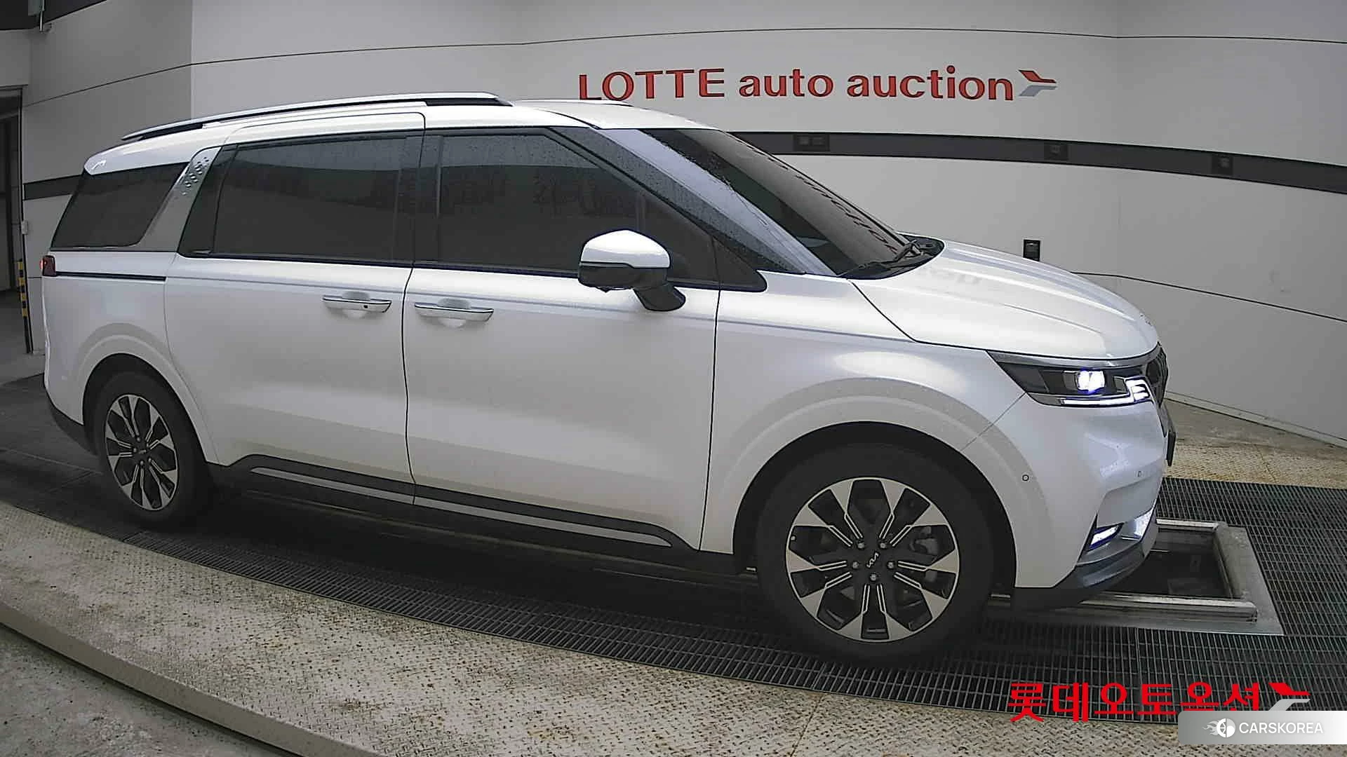 Kia Carnival id 4352373 из Кореи 8